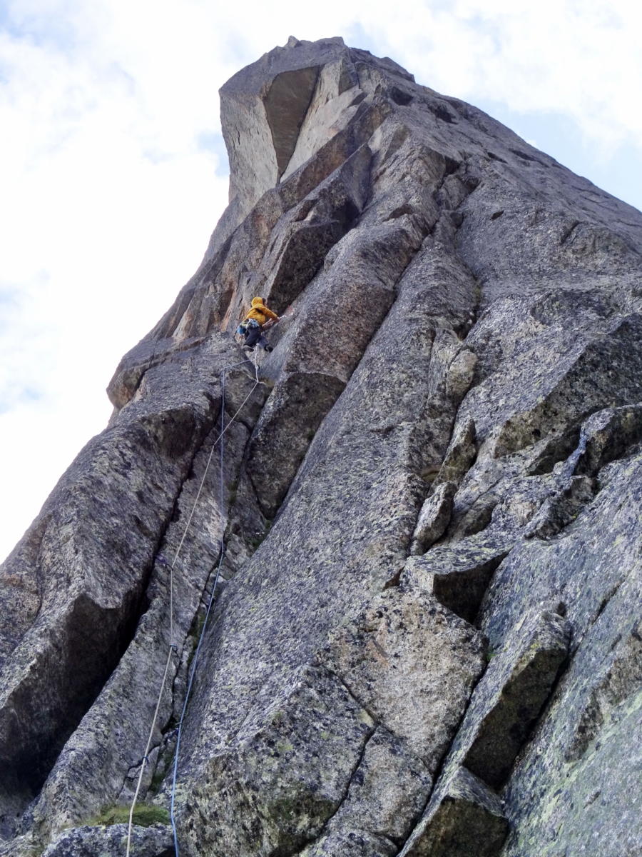 Feldschijen Turm 2: alte Schlaghaken Route